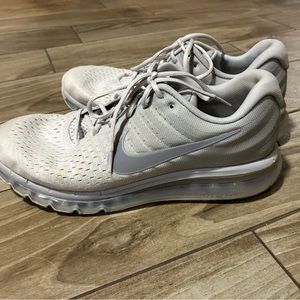 Men's Nike Air Max!! Size 11!! Good condition!!